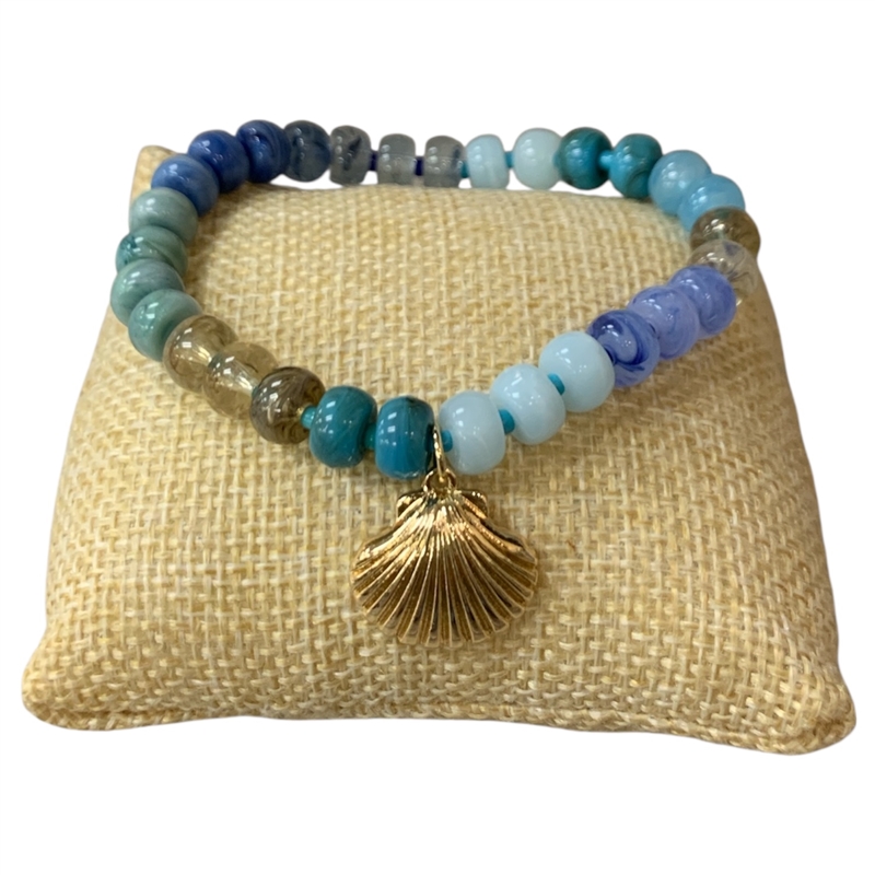 C6B2310 ACRYLIC BEADED SEA SHELL CHARM BRACELET