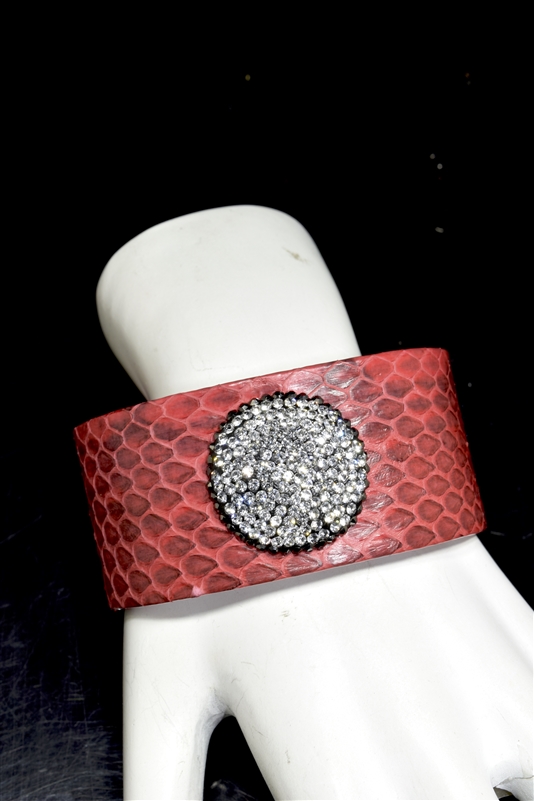 CB102 RHINESTONE CIRCLE RED SNAKE SKIN THICK BANGLE