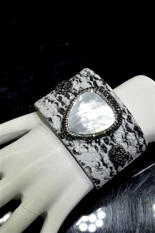 CB114 MOTHER PEARL SNAKE SKIN  CLAY DRUZY BANGLE