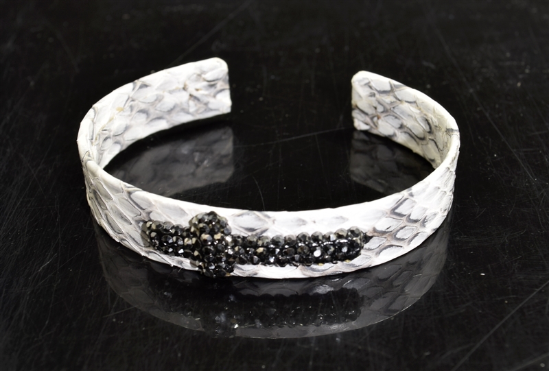 CB152 WHITE SNAKE SKIN BANGLE