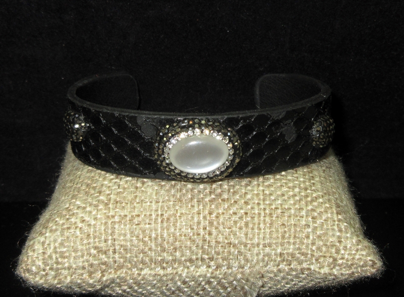 CB155 CAT EYE STONE SNAKE SKIN THIN CUFF BANGLE