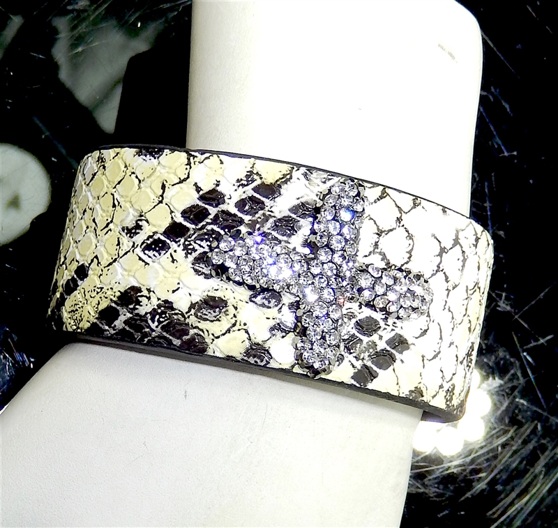 CB185 SNAKESKIN CROSS CLAY DRUZY BANGLE