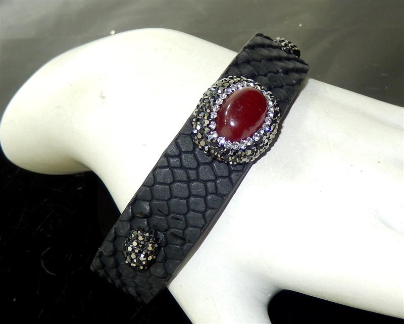 CB191 RED STONE SNAKESKIN CLAY DRUZY THIN BANGLE