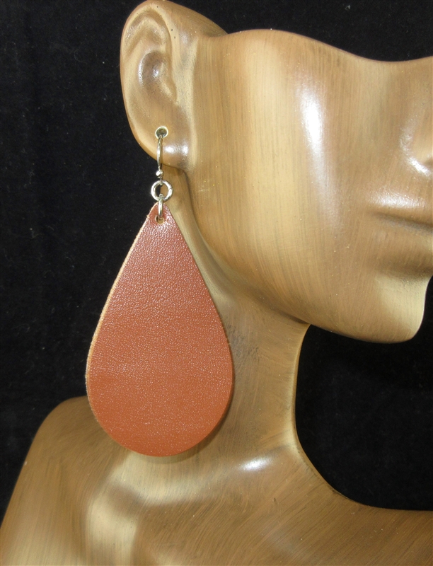 CE1102 TEARDROP LEATHER EARRINGS