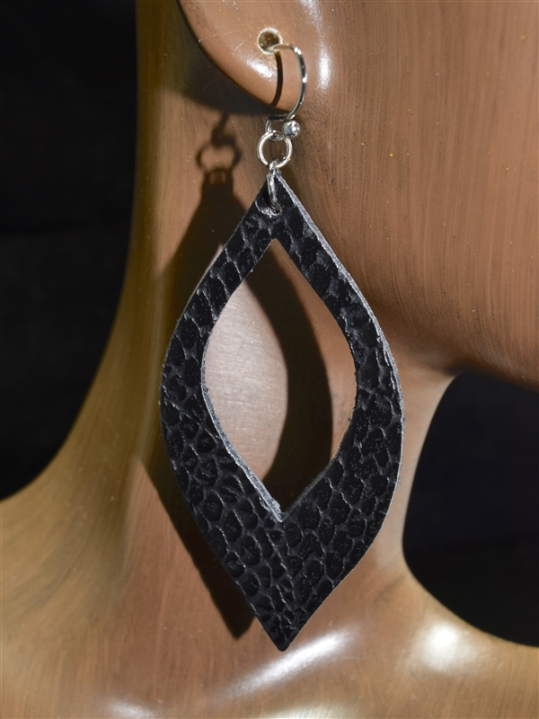 CE1129 SNAKE SKIN LEATHER EARRINGS