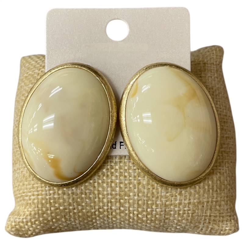 CE11803 IVORY OVAL STONE GOLD EARRINGS