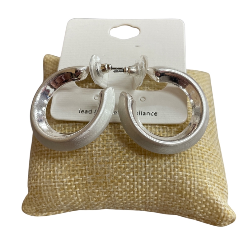 CE1221 MEDIUM LIGHTWEIGHT CHUNKY OPEN HOOPS