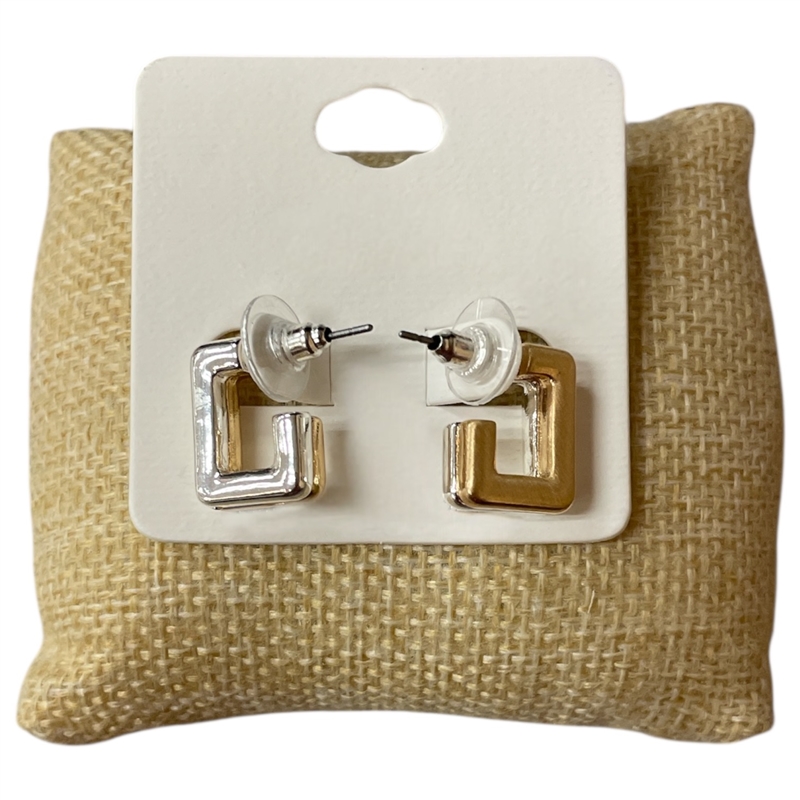 CE1652  SMALL OPEN  SQUARE EARRINGS