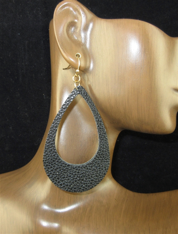 CE1695 OPEN TEARDROP LEATHER EARRINGS