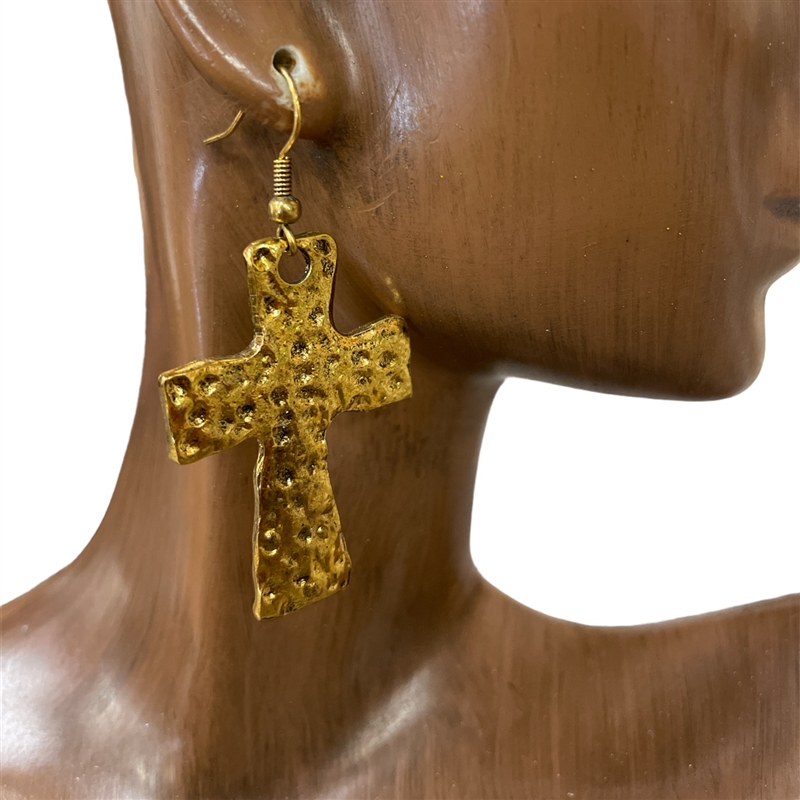 CE3963  HAMMERED GOLD CROSS EARRINGS