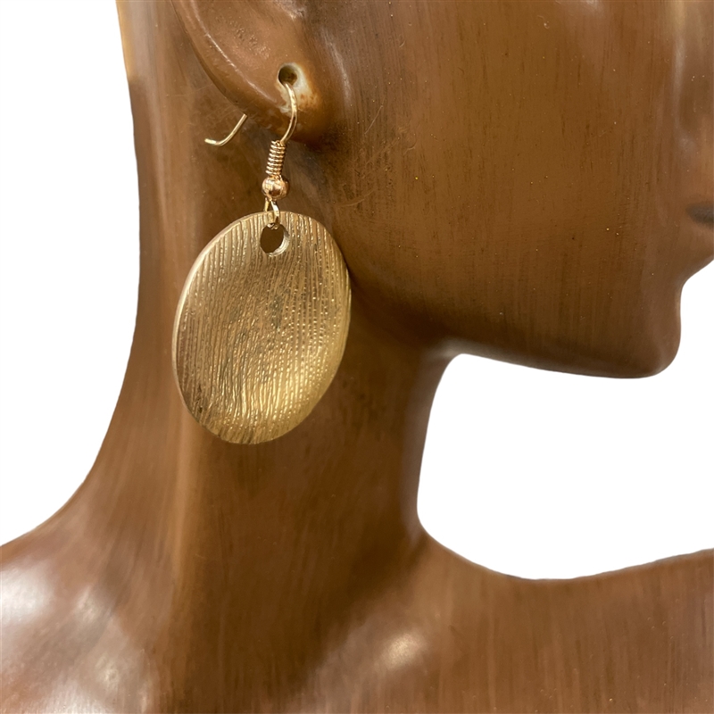 CE4215 GOLD OVAL DANGLE EARRINGS