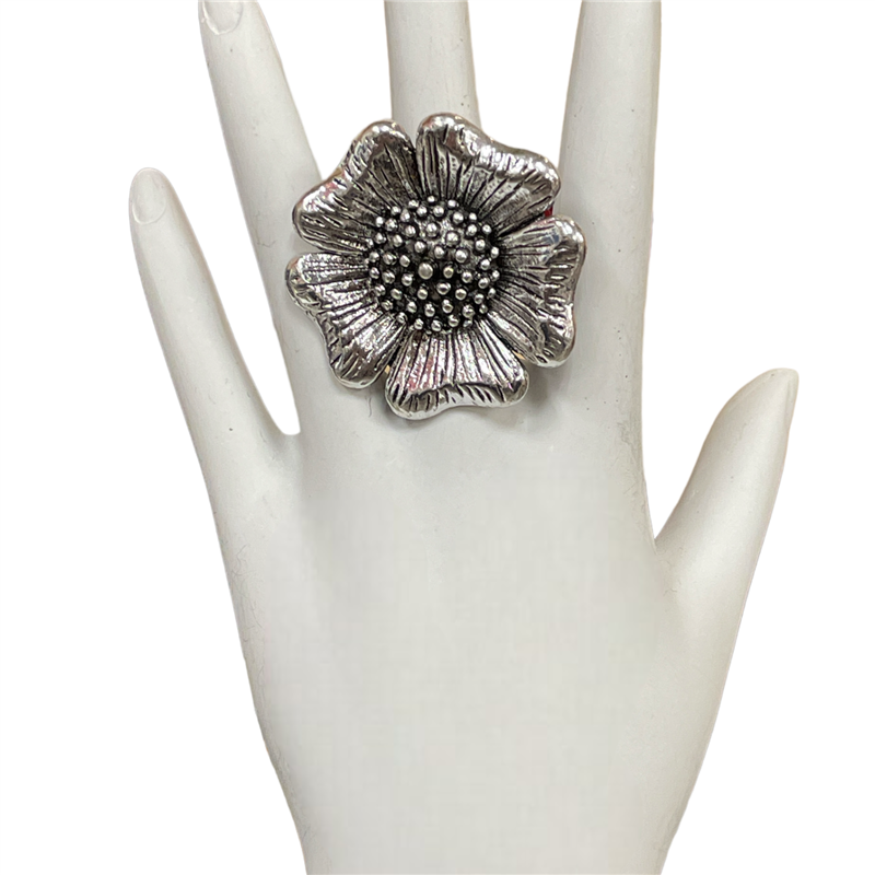 CR2028 ANTIQUE HAMMERED SUNFLOWER STRETCH RING