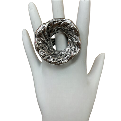 CR2034  HAMMERED OPEN CIRCLE STRETCH RING