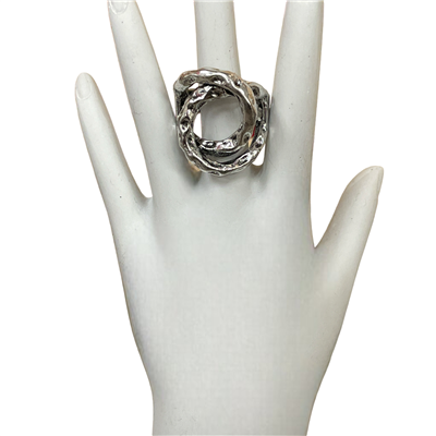 CR2037  HAMMERED TWISTED CIRCLE STRETCH RING