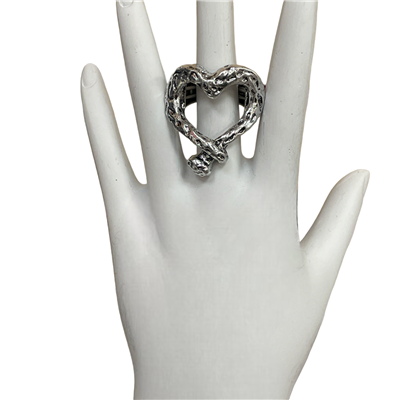 CR4464 HAMMERED SILVER OPEN HEART STRETCH RING