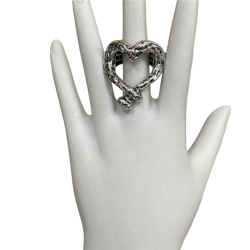 CR4464 HAMMERED SILVER OPEN HEART STRETCH RING