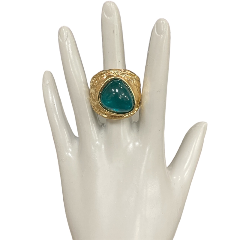 CR5126  GOLD & CRYSTAL STONE IN CENTER RING