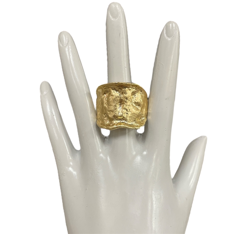 CR5181  GOLD HAMMERED CHUNKY RING