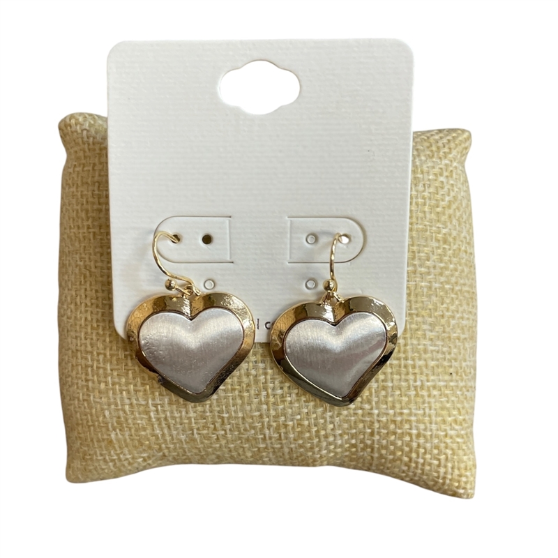 DE2023 DANGLE HEART TWO TONE HAMMERED EARRINGS