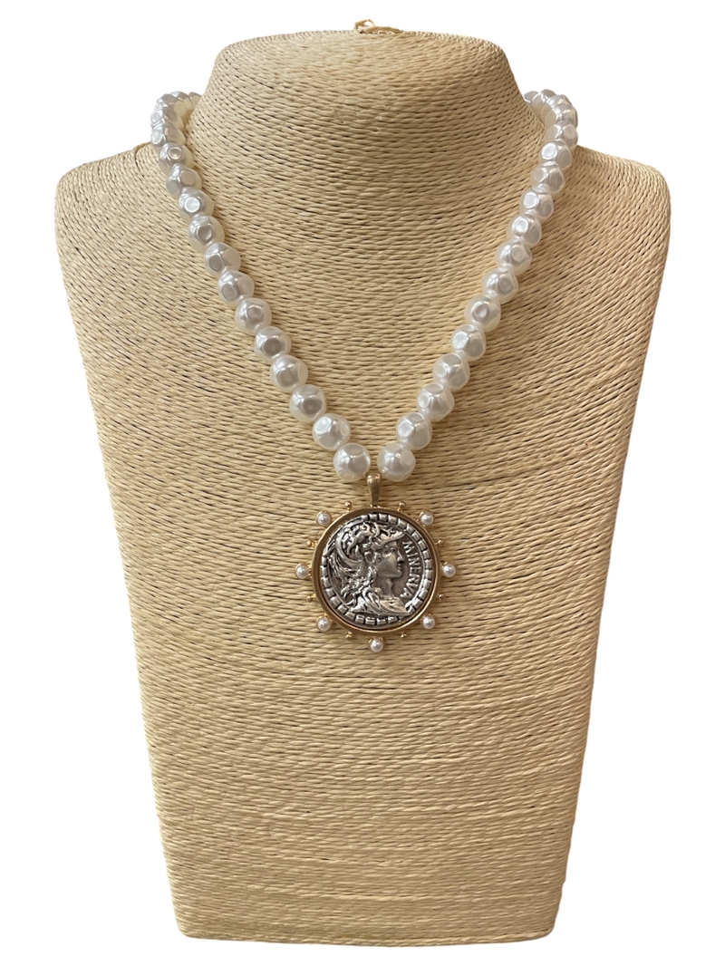 DGN2008 TWO TONE ATHENA COIN CHUNKY PEARL NECKLACE