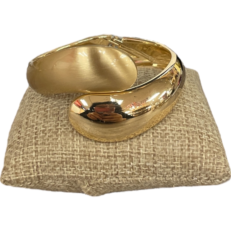 DR104  MATTE & SHINY GOLD BRACELET