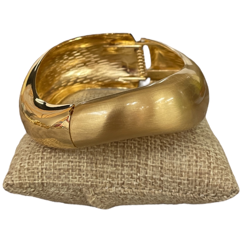 DR105  MATTE & SHINY TWISTED BRACELET
