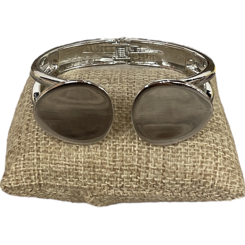 DR131 SILVER SIDEWAYS OVALS CUFF BRACELET
