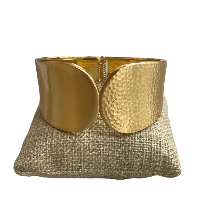 DR225  MATTE GOLD OVAL BRACELET
