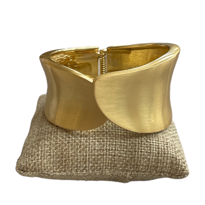 DR243  MATTE GOLD CHUNKY BRACELET