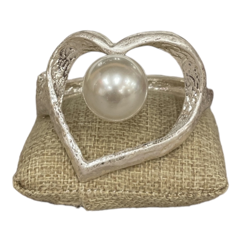 DRB200H CHUNKY HEART PEARL IN CENTER BRACELET