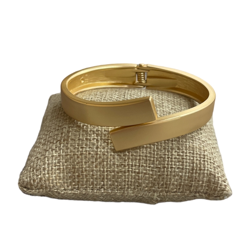 DRO331  MATTE GOLD LINE BRACELET