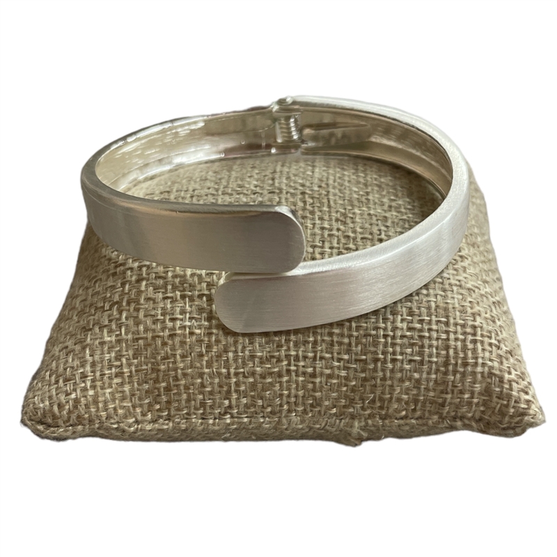 DRO33V MATTE SILVER OVAL LINE BRACELET