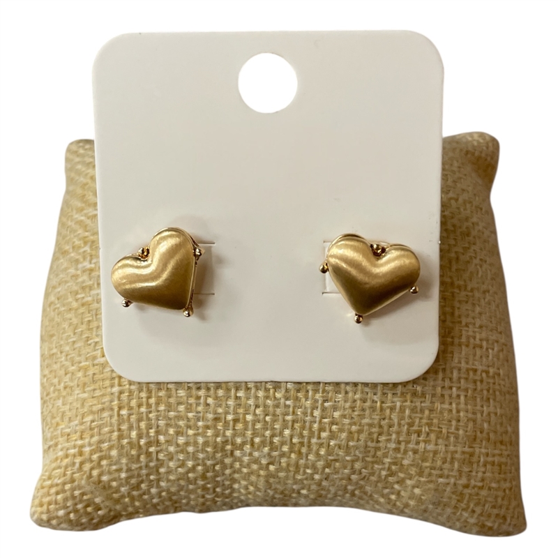 E30647 SMATTE SMALL HEART STUD EARRINGS