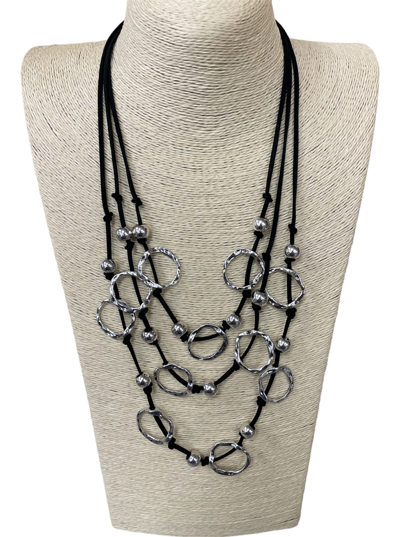 EN13145 MULTI LAYERED SILVER CIRCLE SHORT NECKLACE