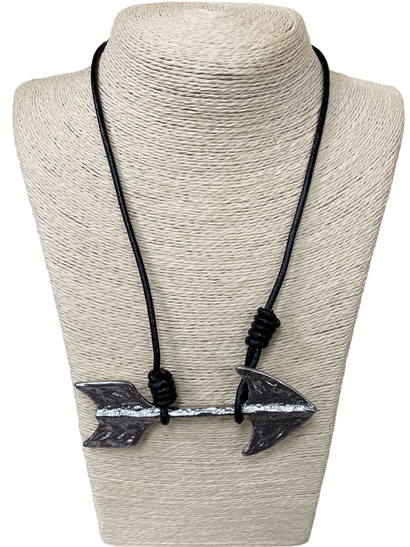 EN18228  HAMMERED ARROW SHORT NECKLACE