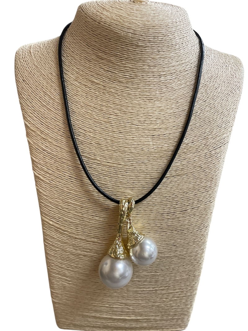 EN24745-1  LIGHTWEIGHT GOLD PEARL  SHORT NECKLACE