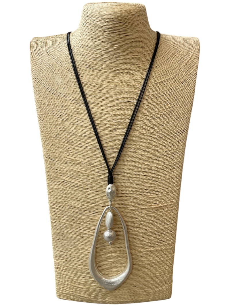 EN27141 HAMMERED MATTE SILVER TEARDROP LONG NECKLACE