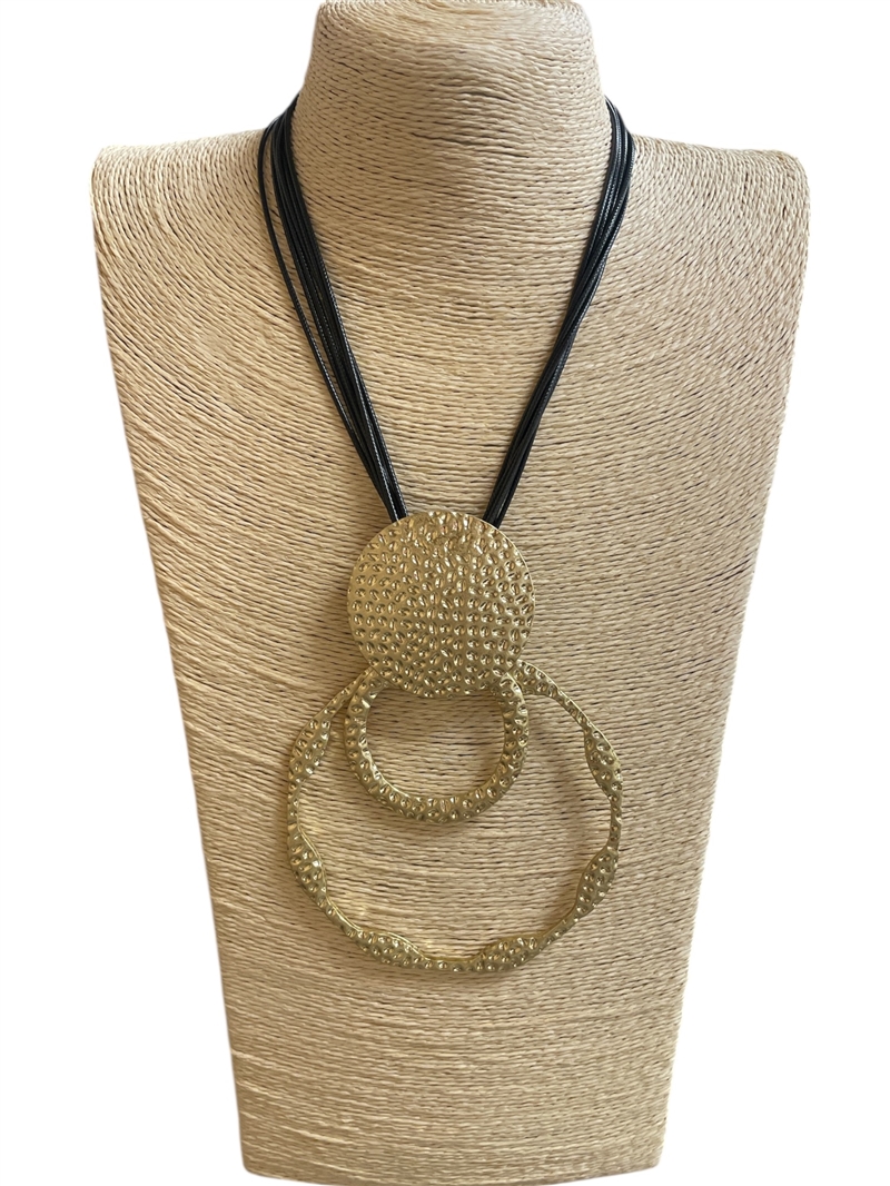 EN29675 LIGHTWEIGHT HAMMERED DOUBLE CIRCLE SHORT NECKLACE