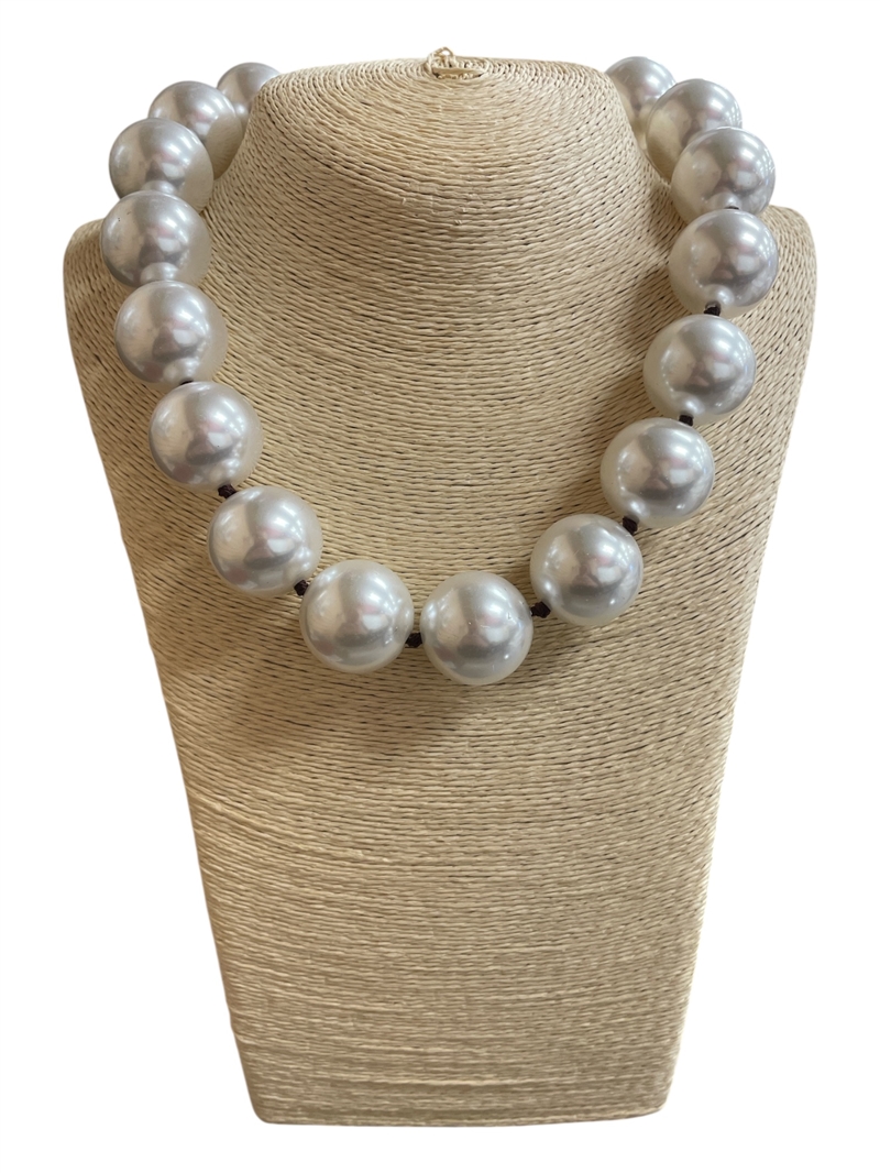 EN40081-1  PEARL BROWN CORD SHORT NECKLACE