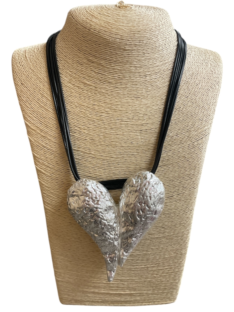 EN40085 HAMMERED HEART SHORT NECKLACE