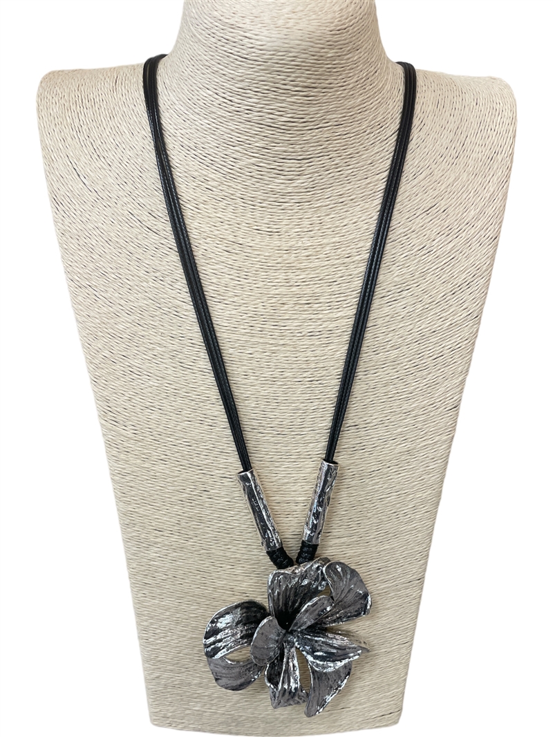 EN8097-1 ANTIQUE SILVER FLOWER  LONG NECKLACE