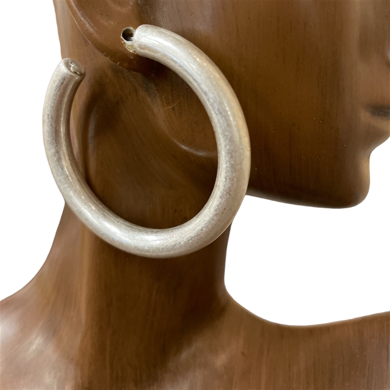 F4040 LIGHTWEIGHT MATTE OPEN HOOP EARRINGS