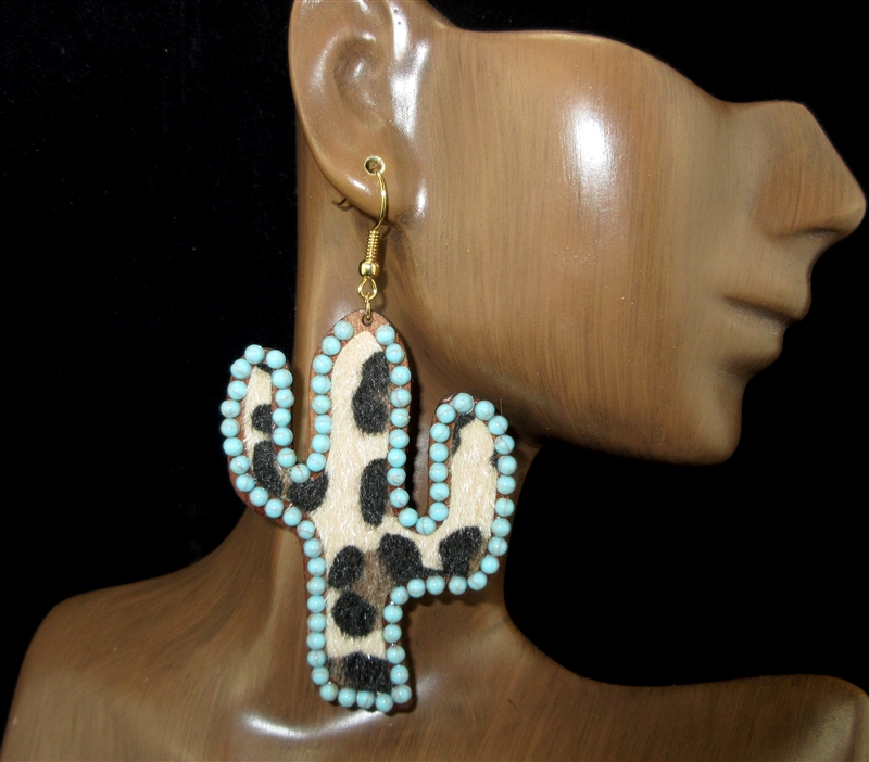 GE283-1 TQS BEADED LEOPARD PRINT WOODEN CACTUS EARRINGS