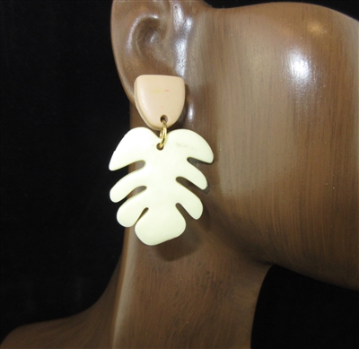 HE1103 NATURAL IVORY SMALL LEAF POST EARRINGS