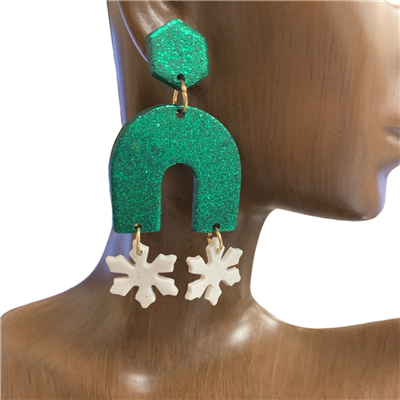 HE1351 GREEN /SNOWFLAKE CLAY EARRINGS