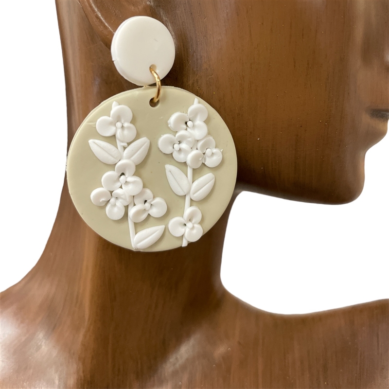 HE1712W WHITE FLORAL CLAY EARRINGS