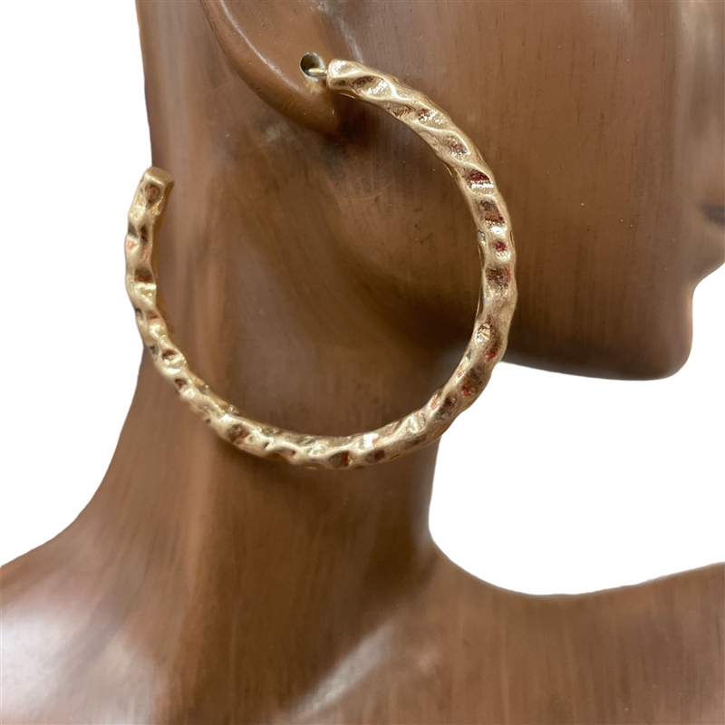 HE2401 HAMMERED LARGE OPEN HOOP EARRINGS