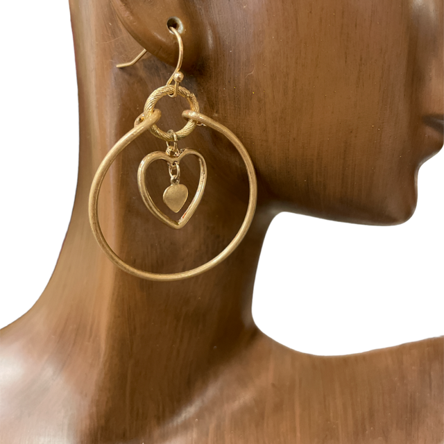 HE2856 CIRCLE SMALL HEART IN CENTER  EARRINGS