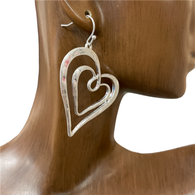 HE2859 SILVER  HAMMERED HEART MATTE EARRINGS