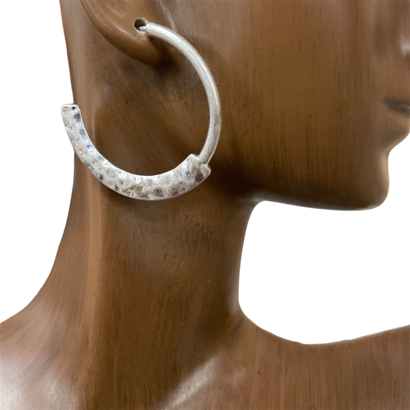 HE2995 HAMMERED OPEN HOOP EARRINGS
